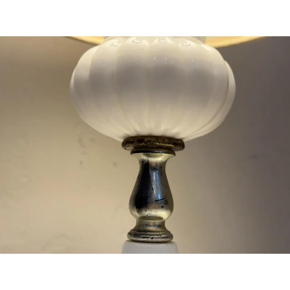 Vintage Milk Glass Leviton Table Accent Table Lamp 15